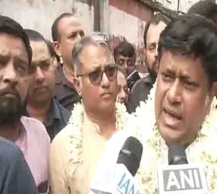 लालबाज़ार से रिहा हुए सुकांत मजूमदार, सरकार पर निशाना लालबाज़ार से रिहा हुए सुकांत मजूमदार, सरकार पर निशाना