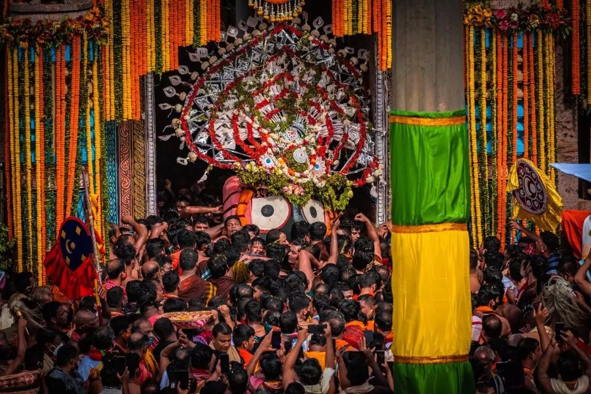 पुरी में भगदड़ में तीन श्रद्धालुओं की मौत, कई घायल पुरी में भगदड़ में तीन श्रद्धालुओं की मौत, कई घायल