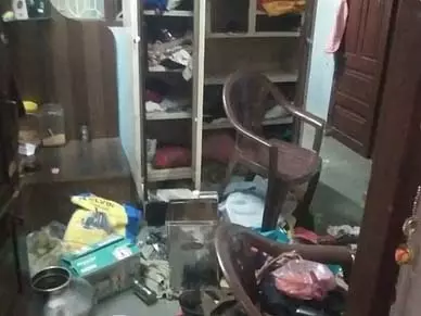 होमगार्ड ड्यूटी पर, पीछे से घर में चोरी, नकदी-जेवर ले उड़े चोर होमगार्ड ड्यूटी पर, पीछे से घर में चोरी, नकदी-जेवर ले उड़े चोर