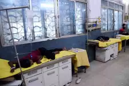 Supaul में मिड-डे मील खाने से 80 बच्चे बीमार Supaul में मिड-डे मील खाने से 80 बच्चे बीमार