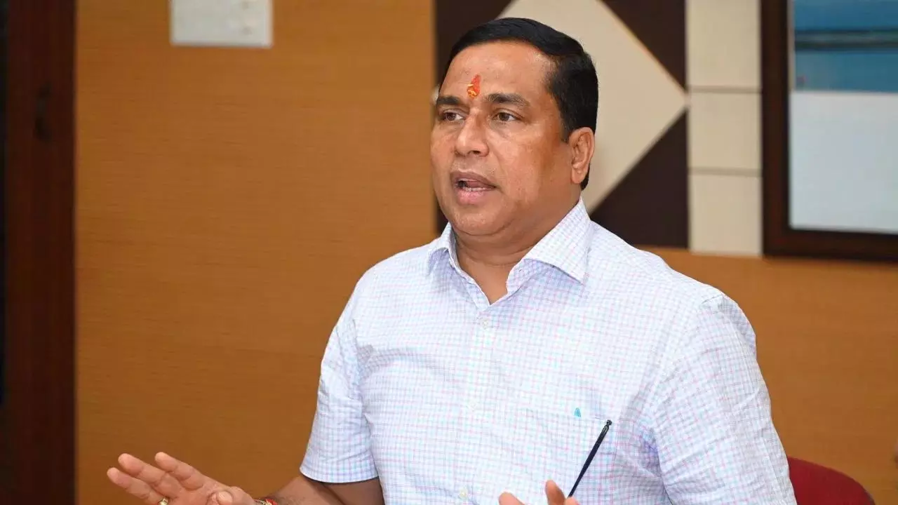 जयंत मल्लाबरुआ ने कहा, मैंने अपने मुंह से एक शब्द कह दिया जो मुझे नहीं कहना चाहिए था। जयंत मल्लाबरुआ ने कहा, मैंने अपने मुंह से एक शब्द कह दिया जो मुझे नहीं कहना चाहिए था।