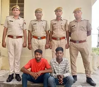 दलित नाबालिग के अपहरण में दो आरोपी गिरफ्तार, कोर्ट ने भेजा जेल दलित नाबालिग के अपहरण में दो आरोपी गिरफ्तार, कोर्ट ने भेजा जेल