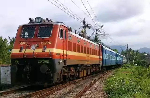 Indian Railway: 1 जुलाई से लागू होंगे IRCTC के नए नियम, तत्काल टिकट बुकिंग पर असर Indian Railway: 1 जुलाई से लागू होंगे IRCTC के नए नियम, तत्काल टिकट बुकिंग पर असर