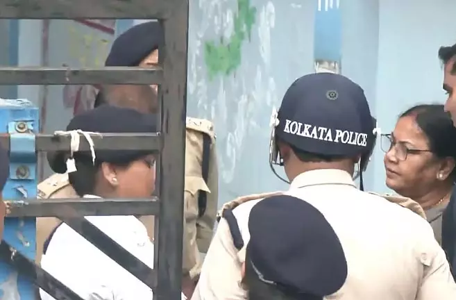राष्ट्रीय महिला आयोग की टीम कसबार कॉलेज में राष्ट्रीय महिला आयोग की टीम कसबार कॉलेज में