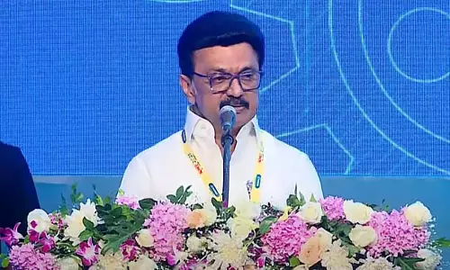 CM स्टालिन ने शतरंज खिलाड़ी प्रज्ञानंद को बधाई दी CM स्टालिन ने शतरंज खिलाड़ी प्रज्ञानंद को बधाई दी