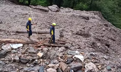 सिलाई बैंड क्षेत्र में भूस्खलन की खबर से आहत, अधिकारियों के निरंतर संपर्क में हूं : सीएम धामी