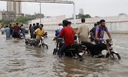 Karachi में बारिश के कारण शहरी बाढ़ का खतरा