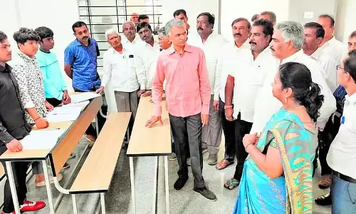 Kattigenahalli : मंत्री ने पीयू कॉलेज का निरीक्षण किया