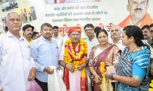 Jaipur: विधानसभा अध्यक्ष का फ्रांस जर्मनी की अध्ययन यात्रा से लौटने पर हुआ भव्य स्वागत Jaipur: विधानसभा अध्यक्ष का फ्रांस जर्मनी की अध्ययन यात्रा से लौटने पर हुआ भव्य स्वागत