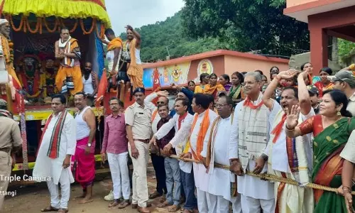 कोटिया में रथ यात्रा के दौरान ओडिशा का शक्ति प्रदर्शन कोटिया में रथ यात्रा के दौरान ओडिशा का शक्ति प्रदर्शन