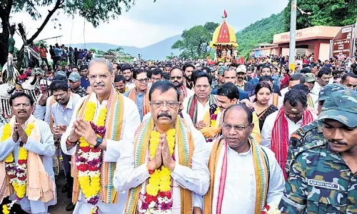 Kotia रथ यात्रा में नेताओं के एकजुट होने से राजनीतिक एकता और विकास की चर्चा Kotia रथ यात्रा में नेताओं के एकजुट होने से राजनीतिक एकता और विकास की चर्चा