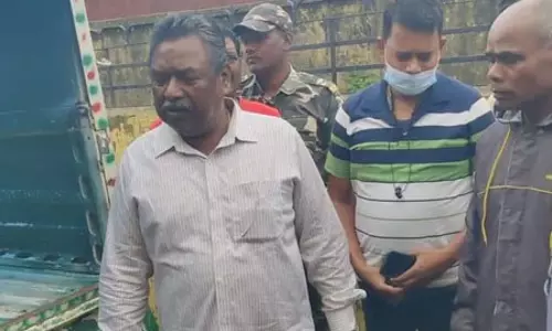 घर पर हमला कर बीजेपी नेता की हत्या, हथियारबंद अपराधियों की तलाश में पुलिस घर पर हमला कर बीजेपी नेता की हत्या, हथियारबंद अपराधियों की तलाश में पुलिस