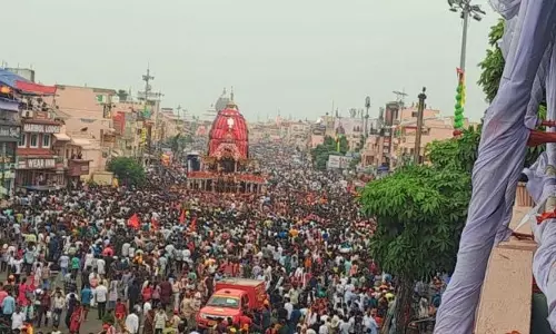 ओडिशा के पुरी में मंदिर में भगदड़ में तीन लोगों की मौत, दर्जनों घायल