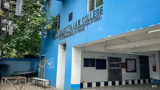 Kolkata : सीसीटीवी फुटेज से सामूहिक दुष्कर्म के आरोपों की पुष्टि