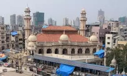 लाउडस्पीकर प्रतिबंध के बीच मुंबई की मस्जिदें ‘अज़ान ऐप’ से हुईं डिजिटल लाउडस्पीकर प्रतिबंध के बीच मुंबई की मस्जिदें ‘अज़ान ऐप’ से हुईं डिजिटल