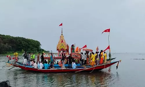 Odisha में नाव-रथ एक अनोखे उत्सव का प्रतीक Odisha में नाव-रथ एक अनोखे उत्सव का प्रतीक