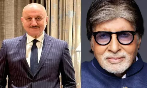 Kapil Show: अनुपम खेर को सह-कलाकार की मां की मालिश करने पर बिग बी ने चिढ़ाया Kapil Show: अनुपम खेर को सह-कलाकार की मां की मालिश करने पर बिग बी ने चिढ़ाया