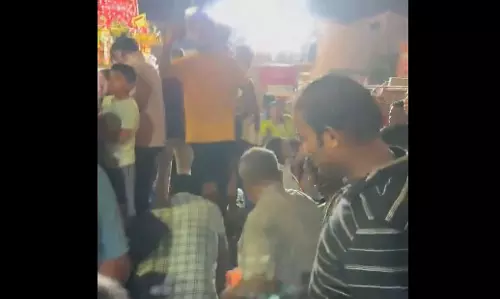 दो अधिकारी निलंबित हुए पुरी भगदड़ मामले में, कलेक्टर-एसपी पर भी कार्रवाई दो अधिकारी निलंबित हुए पुरी भगदड़ मामले में, कलेक्टर-एसपी पर भी कार्रवाई