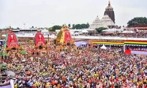 Puri : भगदड़ मामला, दो अधिकारी सस्पेंड, DM और SP का हुआ ट्रांसफर