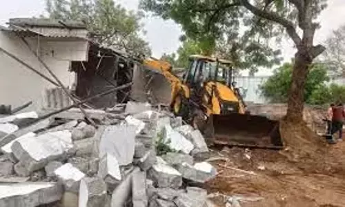 SCCL ने अप्रयुक्त स्टाफ क्वार्टरों को ध्वस्त कर दिया
