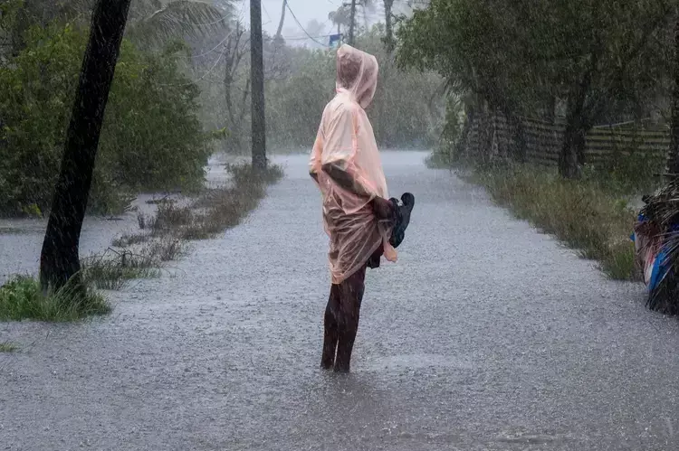 Kerala में पांच दिनों तक भारी बारिश की आशंका आईएमडी ने अलर्ट जारी किया