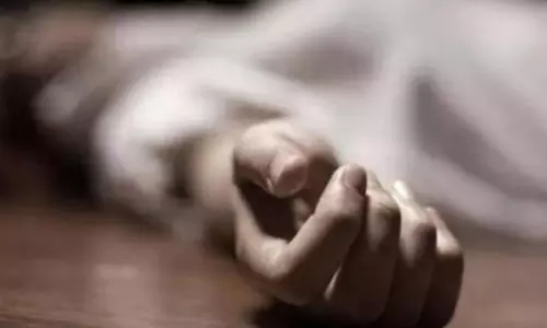 रायपुर : लाश की शिनाख्त करने में पुलिस ने बरती लापरवाही, SDM ने अब कब्र से निकलवाया रायपुर : लाश की शिनाख्त करने में पुलिस ने बरती लापरवाही, SDM ने अब कब्र से निकलवाया