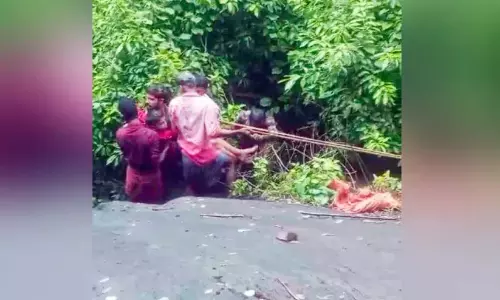 Kerala : झरने में गिरे छात्र को तलानारिझा ने बचाया