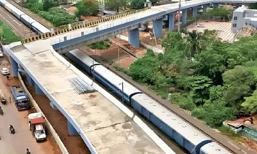 90 डिग्री ब्रिज: मध्य प्रदेश सरकार ने 7 इंजीनियरों को किया निलंबित 90 डिग्री ब्रिज: मध्य प्रदेश सरकार ने 7 इंजीनियरों को किया निलंबित