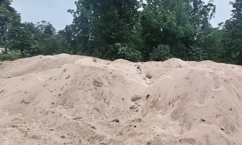 डंप 300 ट्रैक्टर रेत जब्त, खनिज विभाग ने लिया एक्शन