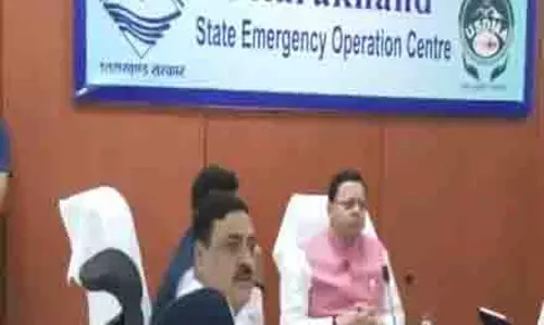 CM धामी ने उत्तरकाशी में बादल फटने की घटना के बाद वरिष्ठ अधिकारियों के साथ स्थिति की समीक्षा की CM धामी ने उत्तरकाशी में बादल फटने की घटना के बाद वरिष्ठ अधिकारियों के साथ स्थिति की समीक्षा की