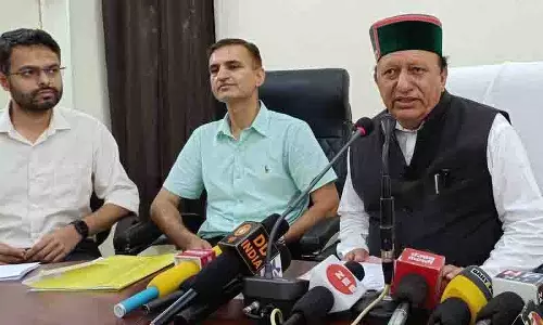Kullu में जंगल की लकड़ी बह जाने पर विवाद, कांग्रेस ने की जांच की मांग Kullu में जंगल की लकड़ी बह जाने पर विवाद, कांग्रेस ने की जांच की मांग