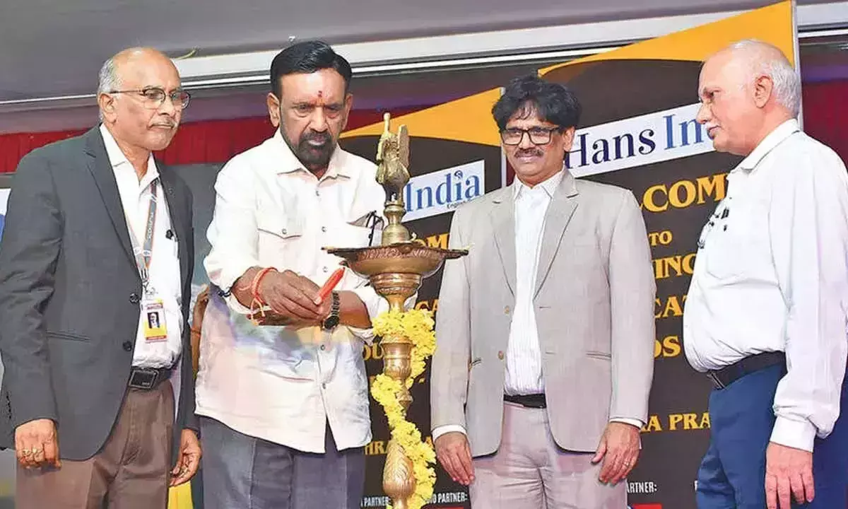 ‘शिक्षा संस्थानों को मानकों में सुधार करना चाहिए और राष्ट्र के विकास में महत्वपूर्ण भूमिका निभानी चाहिए’