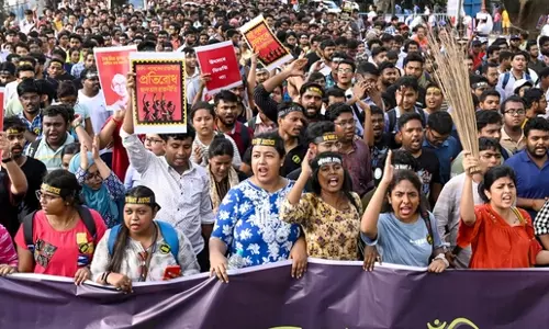 Kolkata rape case: महिला आयोग ने कहा कि कुछ छिपाने का  किया प्रयास