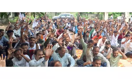 PDD के PDL/TDL कर्मचारियों की हड़ताल तीसरे दिन में प्रवेश कर गई