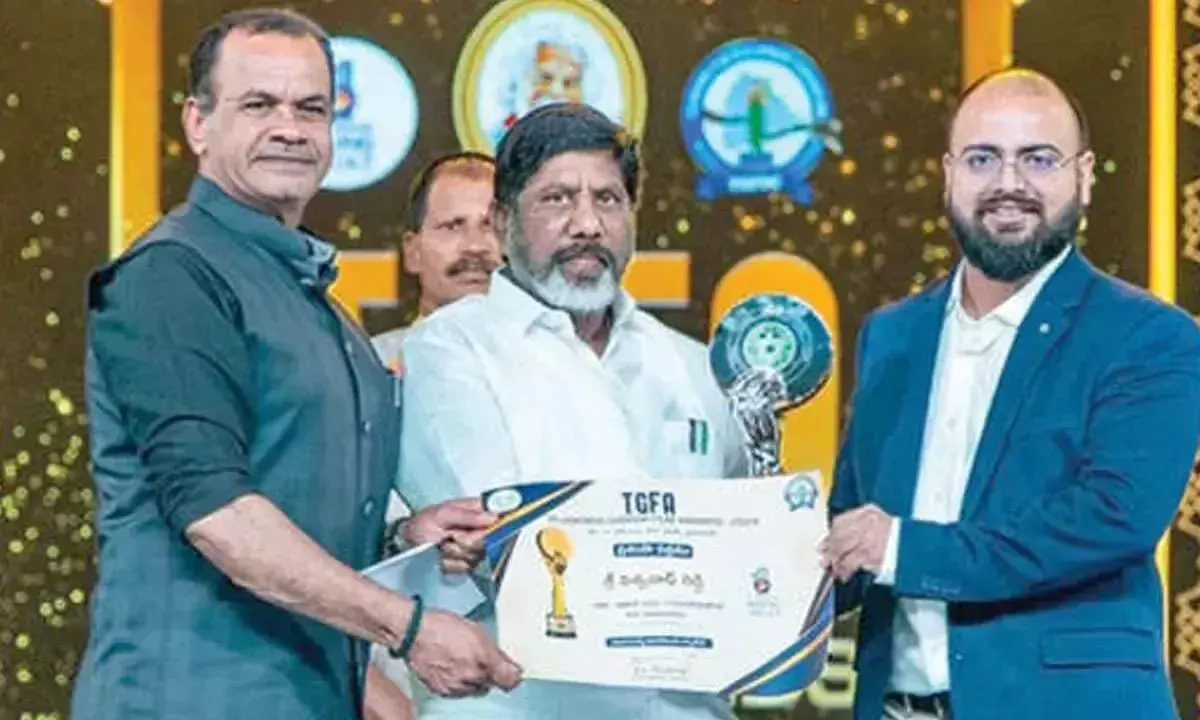 Telangana: विश्वनाथ रेड्डी तेलुगु सिनेमा को नई परिभाषा दे रहे हैं Telangana: विश्वनाथ रेड्डी तेलुगु सिनेमा को नई परिभाषा दे रहे हैं
