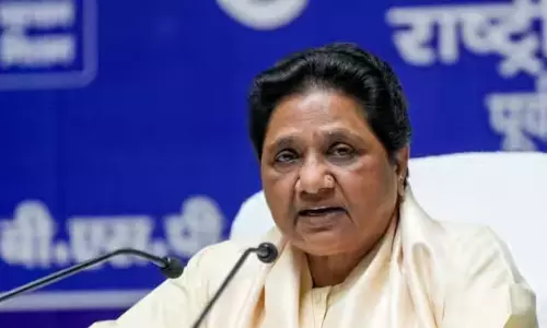 Lucknow: छात्रवृत्ति संकट पर मायावती की गहरी चिंता Lucknow: छात्रवृत्ति संकट पर मायावती की गहरी चिंता