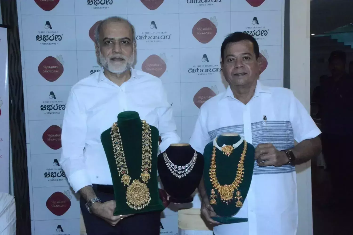 Karnataka: आभरण का सिग्नेचर शोकेस 2.0 कालातीत भव्यता के साथ चमकता है