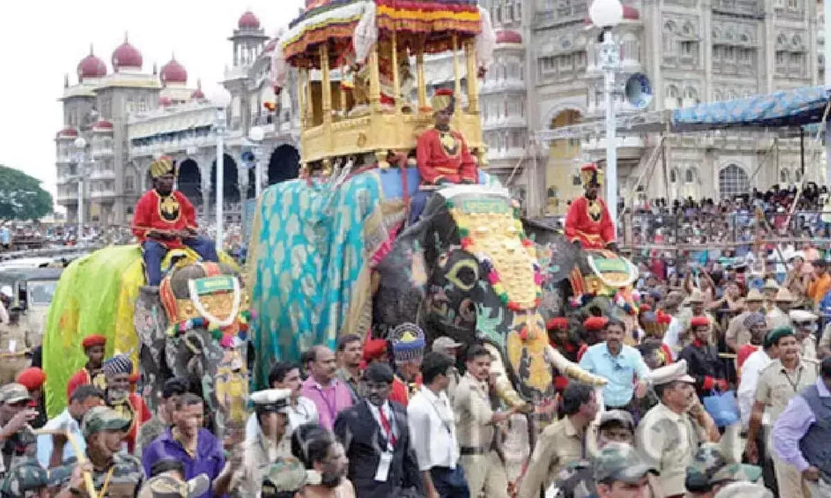 Karnataka: दशहरा की झांकियों में गांधीवादी आदर्शों को स्थान मिलेगा: मुख्यमंत्री Karnataka: दशहरा की झांकियों में गांधीवादी आदर्शों को स्थान मिलेगा: मुख्यमंत्री