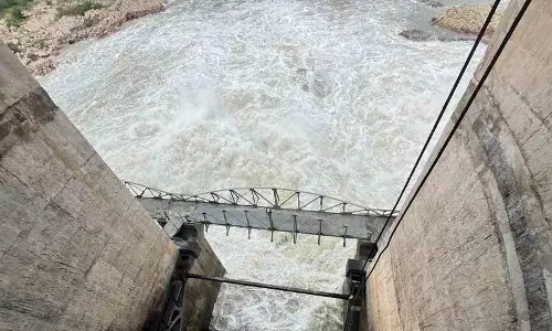 जुराला में बाढ़ जारी है.. 12 गेट हटाए गए