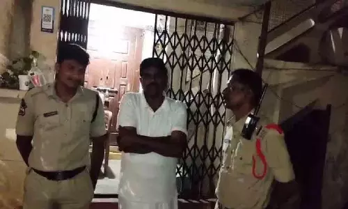 अमित शाह का निजामाबाद दौरा.. आधी रात से पूर्व गिरफ्तारियां अमित शाह का निजामाबाद दौरा.. आधी रात से पूर्व गिरफ्तारियां