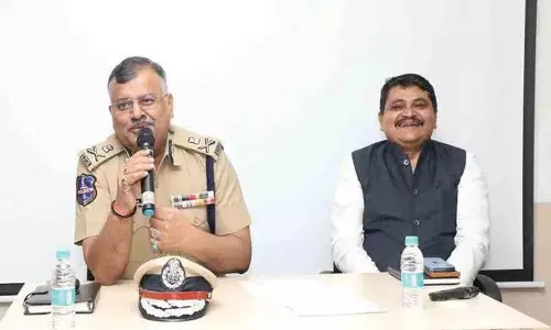 सार्वजनिक शिकायतों पर एफआईआर दर्ज करें सार्वजनिक शिकायतों पर एफआईआर दर्ज करें