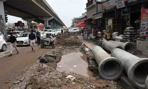 सड़कें जलमग्न, बिजली कटौती, बारिश ने Mohali की नागरिक समस्याओं को फिर से सामने ला दिया सड़कें जलमग्न, बिजली कटौती, बारिश ने Mohali की नागरिक समस्याओं को फिर से सामने ला दिया