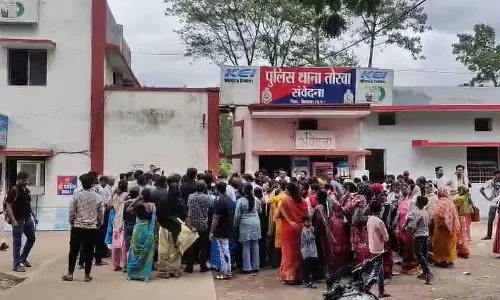 CG BREAKING: धर्मांतरण कराए जाने का लगाया आरोप, माहौल गरमाया CG BREAKING: धर्मांतरण कराए जाने का लगाया आरोप, माहौल गरमाया