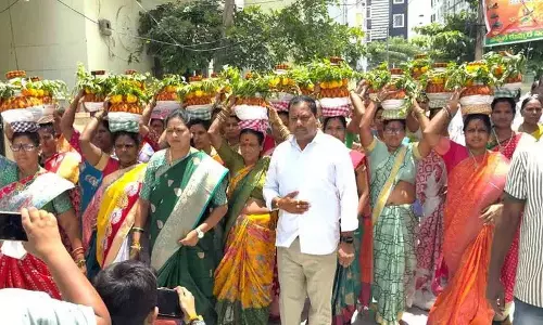 उप्पल पोचम्मा माता के लिए पहला बोनम..बड़ी संख्या में महिलाएं जुटीं