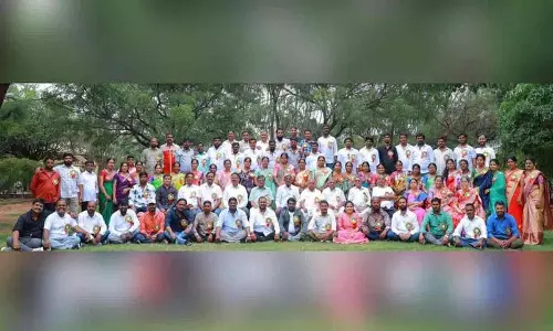 Hayatnagar जिला परिषद हाई स्कूल के पूर्व छात्र पुनर्मिलन समारोह का आयोजन