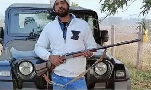 गोलीबारी में गलत व्यक्ति की मौत, जिसे मारने आए थे वह मौके से फरार गोलीबारी में गलत व्यक्ति की मौत, जिसे मारने आए थे वह मौके से फरार