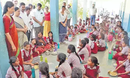 शिक्षा प्रणाली ध्वस्त हो गई
