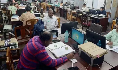 महंगाई भत्ते का बकाया: सरकारी कर्मचारियों को विरोध की चेतावनी महंगाई भत्ते का बकाया: सरकारी कर्मचारियों को विरोध की चेतावनी