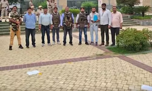 पुलिस की स्पेशल स्टाफ की टीम ने लुटेरों को मुठभेड़ के बाद किया गिरफ्तार, अमेरिकी नागरिकों को बनाया था निशाना