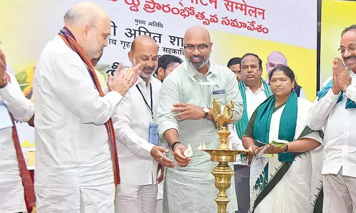 Telangana: अमित शाह ने माओवादियों को चेतावनी दी कि वे हत्याएं रोकें और आत्मसमर्पण करें Telangana: अमित शाह ने माओवादियों को चेतावनी दी कि वे हत्याएं रोकें और आत्मसमर्पण करें